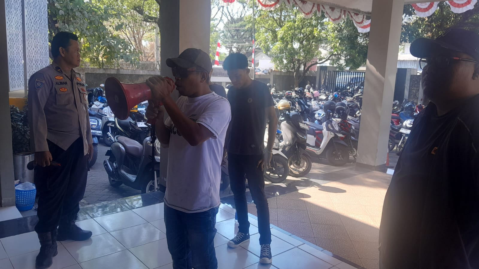 Koalisi Mahasiswa Aksi Kantor Satker OP, Pertanyakan Kualitas Mutu Pekerjaan P3-TGAI